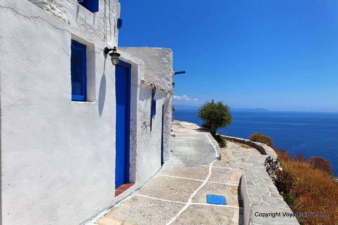 Sifnos, Kastro, walk on the cliff - Greece
