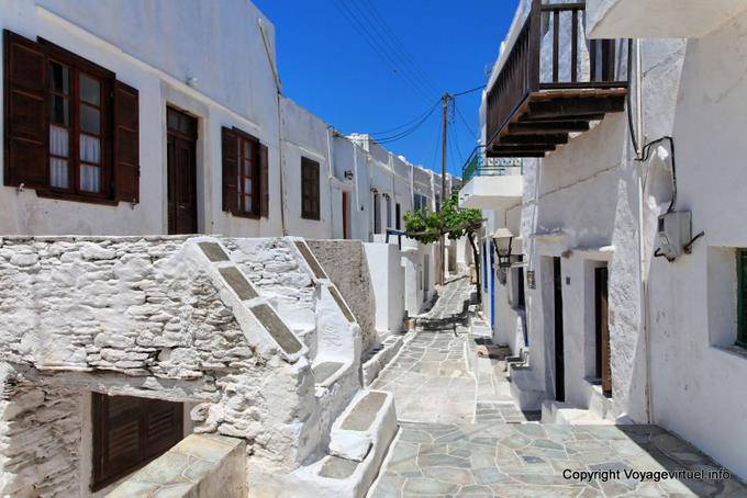 Sifnos, Kastro, typical street of the village - Greece