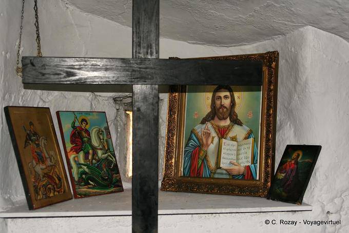 Icons and crosses, Didyma, Argolides - Greece