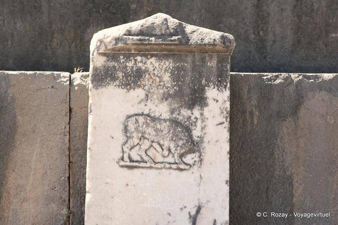 The bull, Delphi - Greece