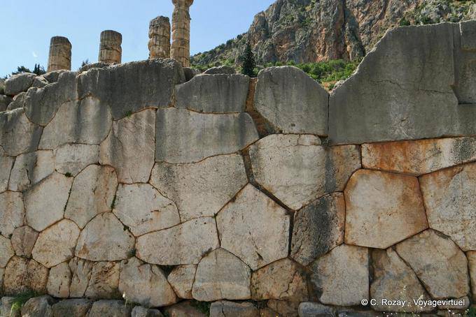 Retaining wall polygonal, Delphi - Greece