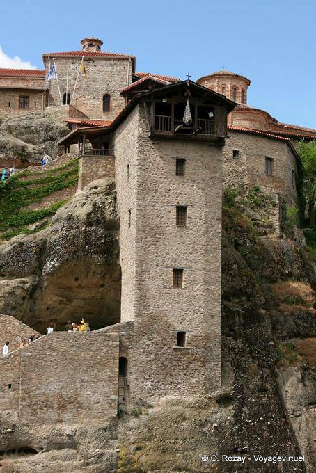 Winch with thread for mounting provisions, Monastery of the Transfiguration of the Saviour, Meteora - Greece