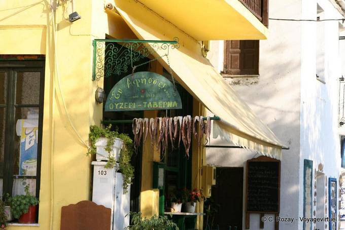 Octopus before the Ouzeri, Afissos, Pelion - Greece