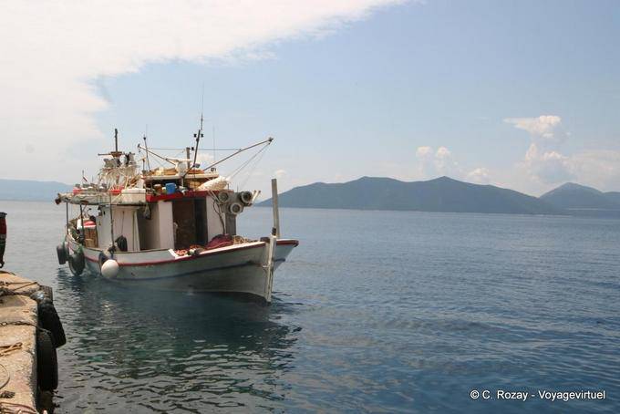 Return of the fishing boat, Trikeri, Agia Kyriaki - Greece