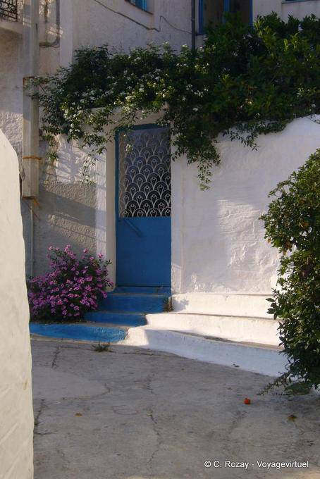 Alley angle, Poros - Greece
