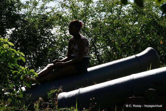 Shadow on the gun barrel, Pointe Batterie, Deshaies - Guadeloupe