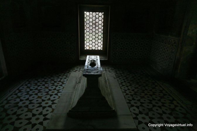 Agra Baby Taj Itmad Ud Daulah Tomb - India