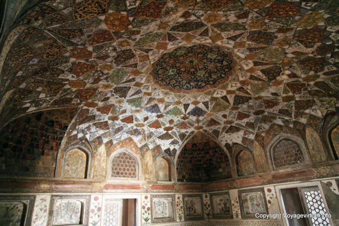 Agra Baby Taj Itmad Ud Daulah Tomb - India