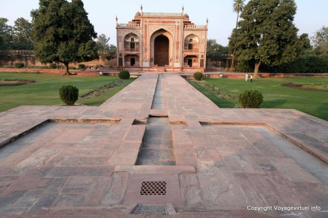 Agra Baby Taj Itmad Ud Daulah Tomb - India