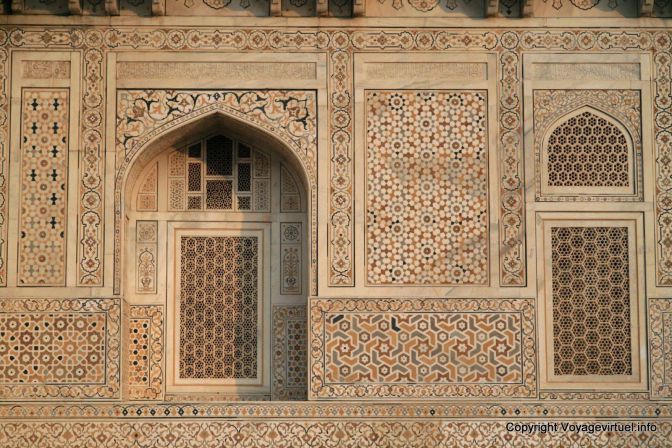 Agra Baby Taj Itmad Ud Daulah Tomb - India