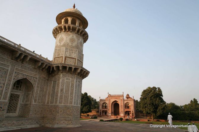 Agra Baby Taj Itmad Ud Daulah Tomb - India