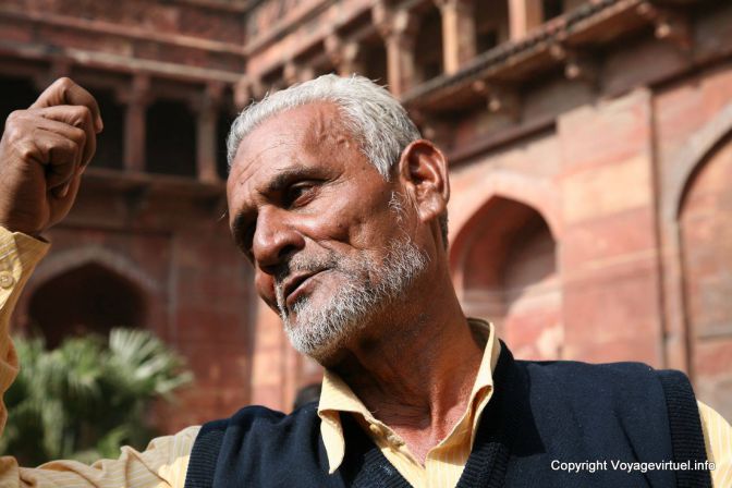 Agra Fort Rouge Amar Singh Pol Guide En Explication - India