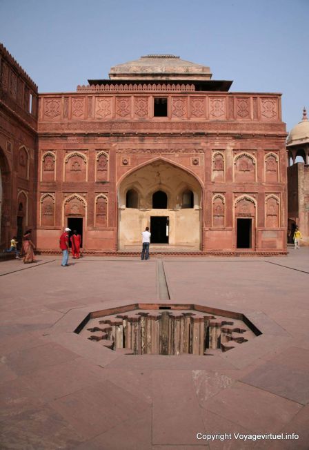 Agra Fort Rouge Jahangir Palace - India