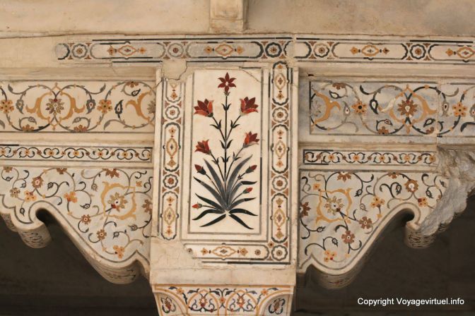 Agra Fort Rouge Muthamman Burj - India