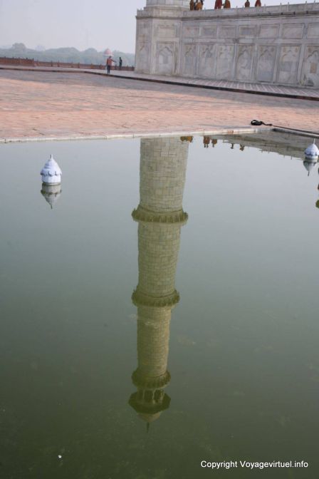 Agra Taj Mahal Reflet De Minaret - India