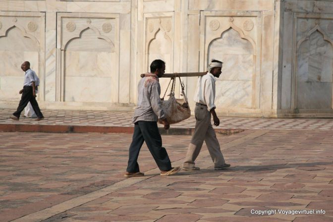Agra Taj Mahal Travailleurs En Action - India