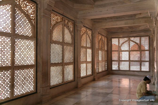 Fatehpur Sikri Jama Masjid Salim Chisti Tomb - India