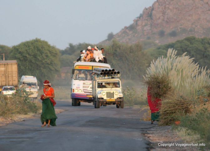 Route Delhi A Singhara Traversee Dangereuse - India