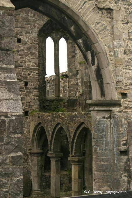 Mainistir Shligigh monastery founded in the mid 13th century by Maurice Fitzgerald, Sligo Abbey - Ireland