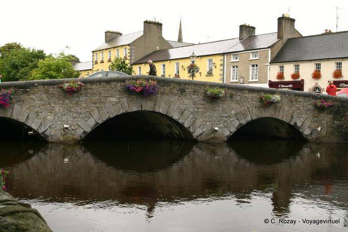 Old bridge over the River Carrowbeg, Westport - Ireland