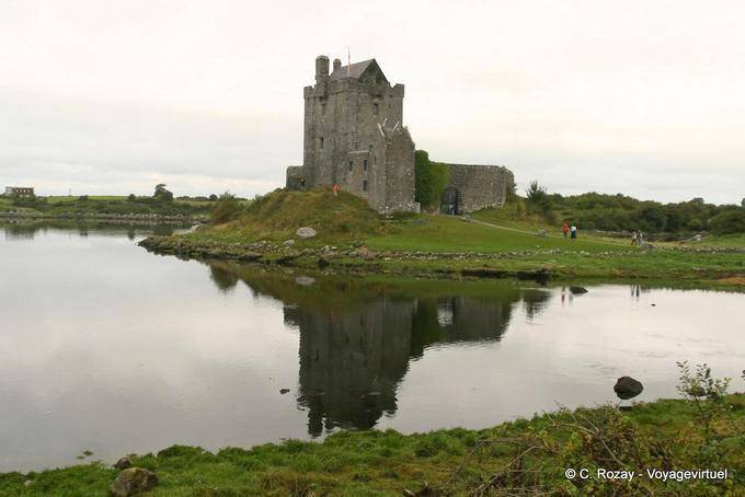 Dunguaire Castle built in 1520 on Galway Bay - Ireland