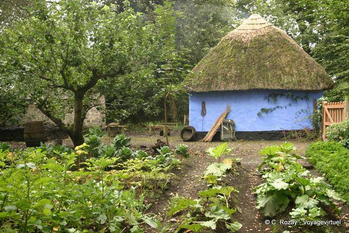 Farmhouse shaped box, Bunratty Folk Park - Ireland