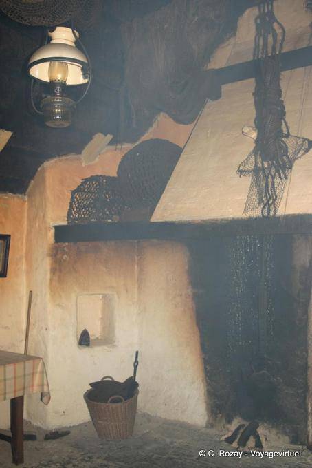 Peat burning in the fireplace fragrant, Bunratty Folk Park - Ireland