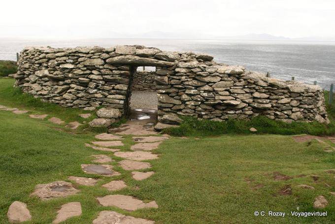 Remains of a dry stone hut (Clochán), Fahan, Dingle - Ireland