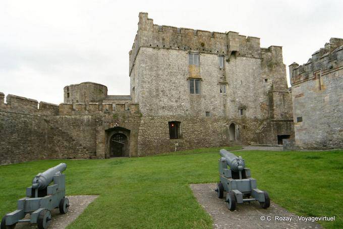 Cannons in the courtyard, Cahir Castle - Ireland