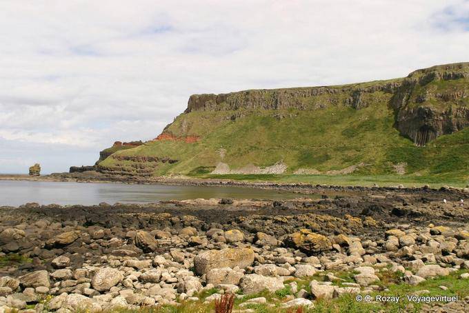Anse south of the main rock Giants Causeway - Nothern Ireland