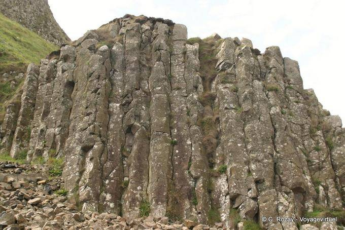 Fireplaces fractured basalt, Giants Causeway - Nothern Ireland