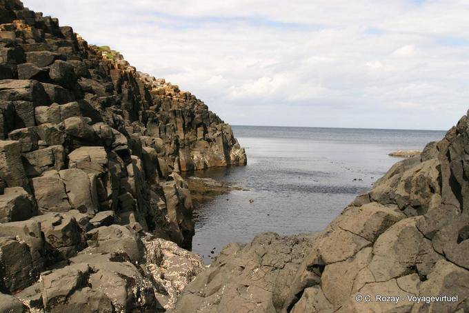 Lava columns bathed in the ocean, Giants Causeway - Nothern Ireland