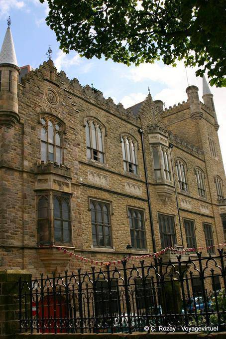Building of the Apprentice Boys Memorial Hall, corner street upper and Society Magazine Street, Derry - Nothern Ireland