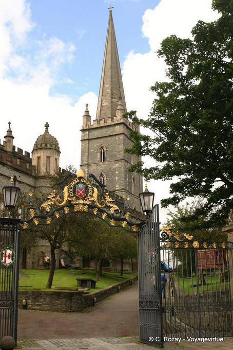 Outer gate and tower, St Columb's Cathedral, Derry - Nothern Ireland