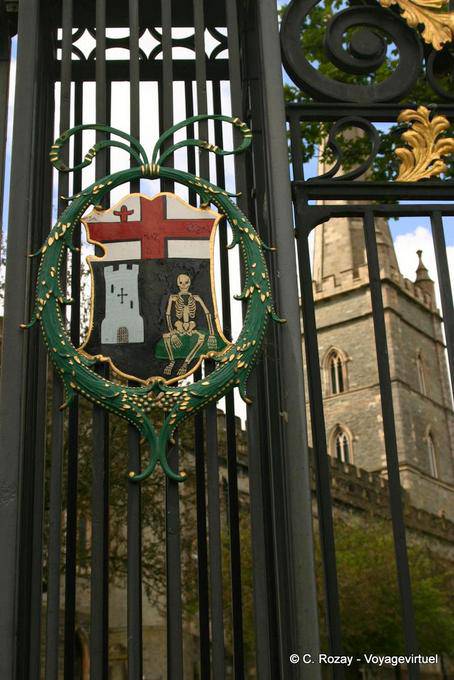 Skeleton coat of arms on the grid of the St Columb's Cathedral, Derry - Nothern Ireland