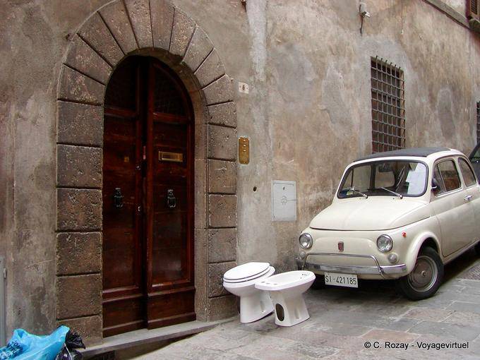 Fiat yoghurt pot and toilet, Montepulciano - Italy