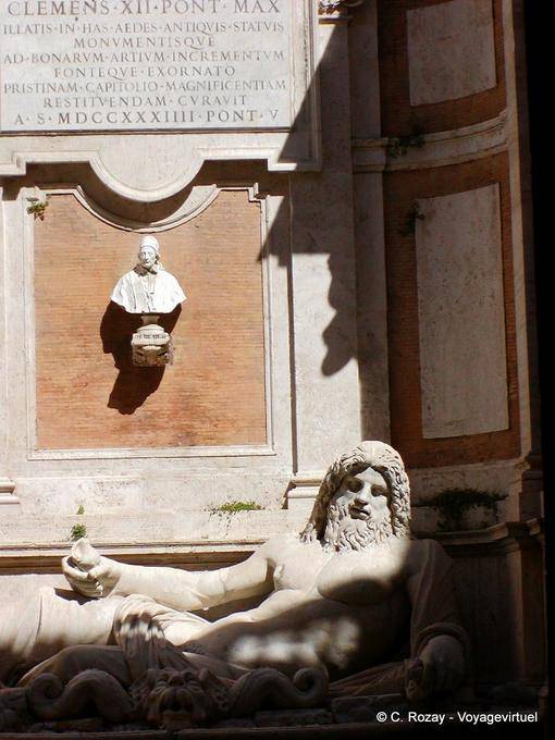 God elongated Vittoriano, Rome - Italy