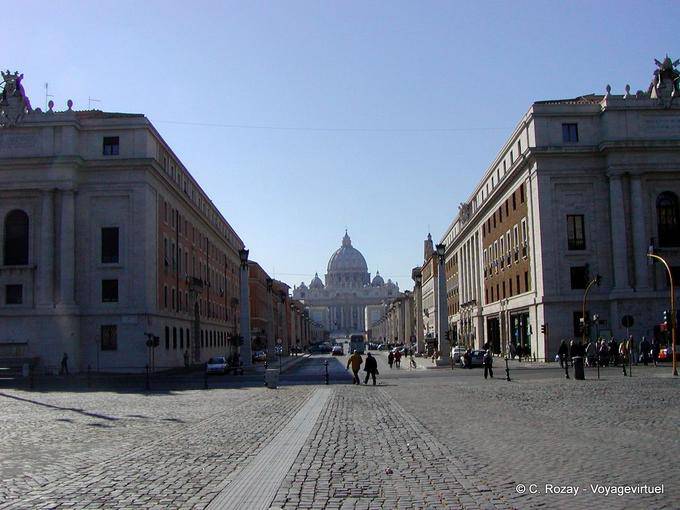 Via della Conciliazione avenue leading to St. Peter's - Italy