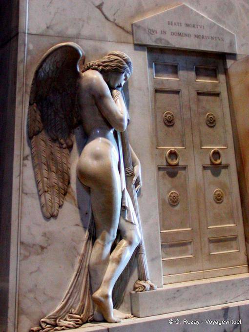 Angel of marble St Peter, Vatican, Rome - Italy