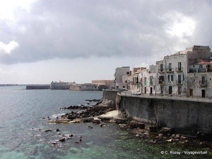 Walk on Ortigia Island, Syracuse - Italy