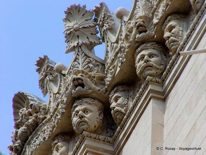 Stone heads in Piazza Duomo, Syracuse, Sicily - Italy