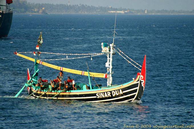 Rowers Sinar Dua, fishing boat, Java - Indonesia