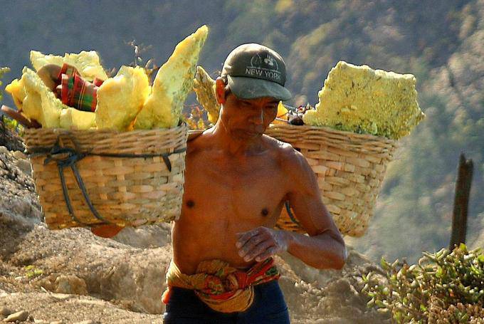 Convict sulfur Kawa Ijen, Java - Indonesia
