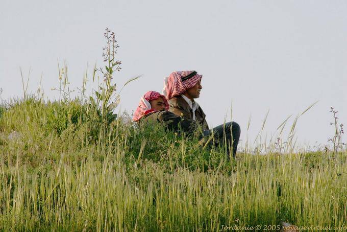 Jordanian and Kaffiyeh A'gal Citadel, Amman - Jordan