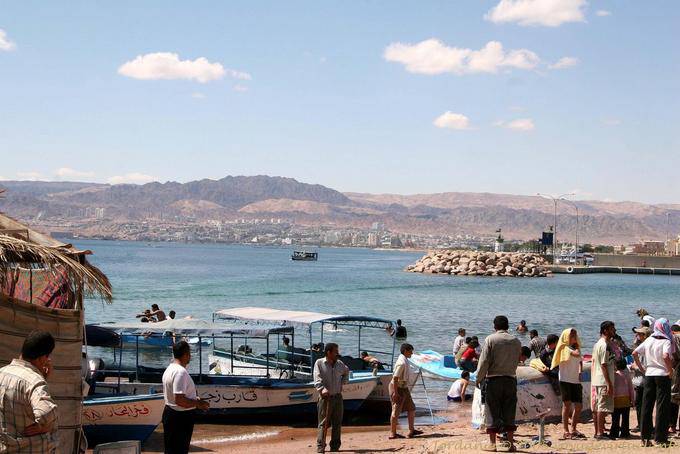 Facing Eilat, Israeli city, Aqaba - Jordan