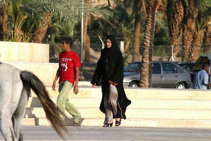 Brother, sister and the horse's tail, Aqaba - Jordan
