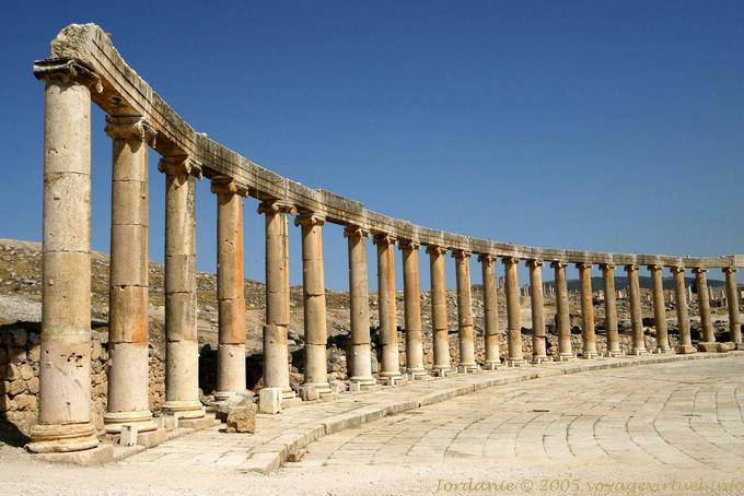 Ionic colonnade, Oval Plaza, Jerash - Jordan