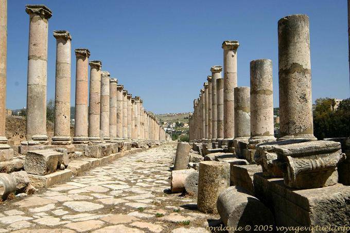 Cardo maximus to the port of Damascus, Jerash - Jordan