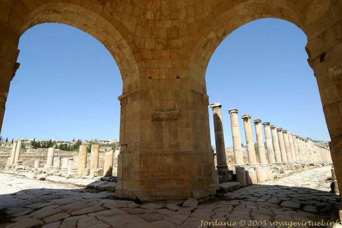 Intersection Cardo and Decumanus north as Tetrapyle, Jerash - Jordan