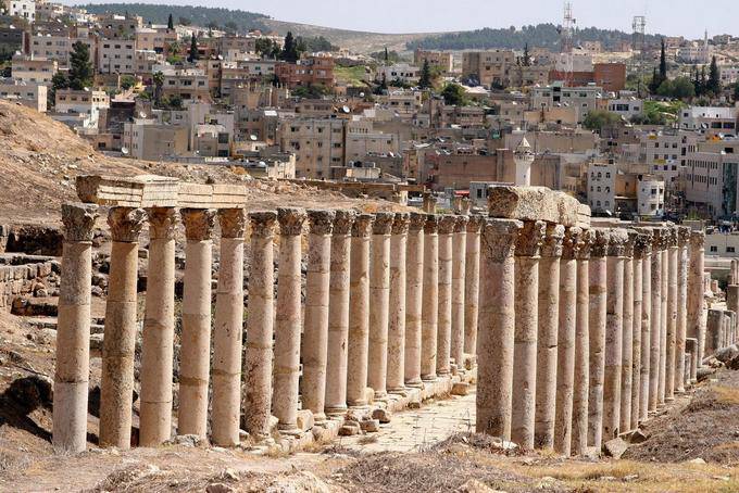Decumanus down to the city of Gerasa, Jerash - Jordan